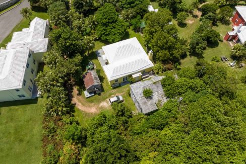 AMAZING OPPORTUNITY TO BUILD A LOVELY COTTAGE!