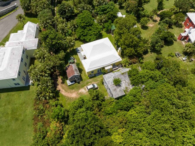 AMAZING OPPORTUNITY TO BUILD A LOVELY COTTAGE!