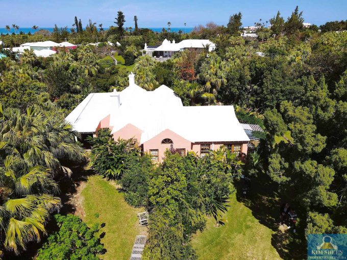 TROPICAL VACATION RENTAL GETAWAY!