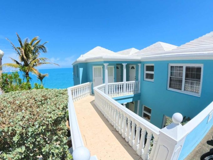 SENSATIONAL WATERFRONT CONDO & ONLY 7 MINUTES TO TOWN!
